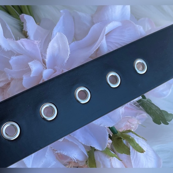 Michael Kors Women's Black Belt - Picture 7 of 14